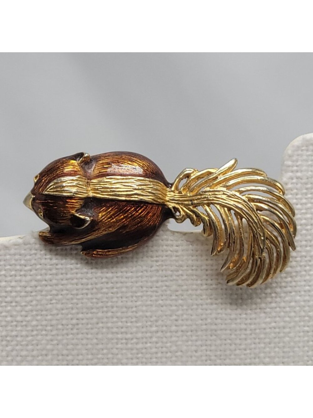 Vtg Gold-Tone Brown Enamel Squirrel Brooch Pin Intricate Tail 2" Skunk Chipmunk